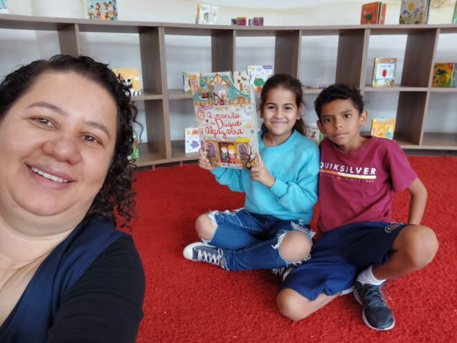 Estudantes do NAA visitam a Biblioteca Municipal Professor Nelson Foot